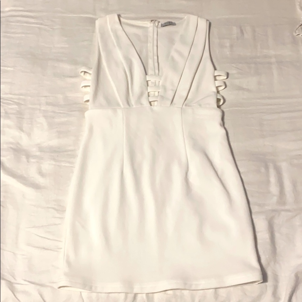 Tobi dress! 🤍 - Picture 4 of 8